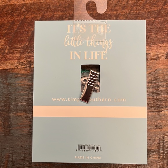 Simply Southern Floss Like A Boss Badge Reel New on Card - Picture 2 of 4